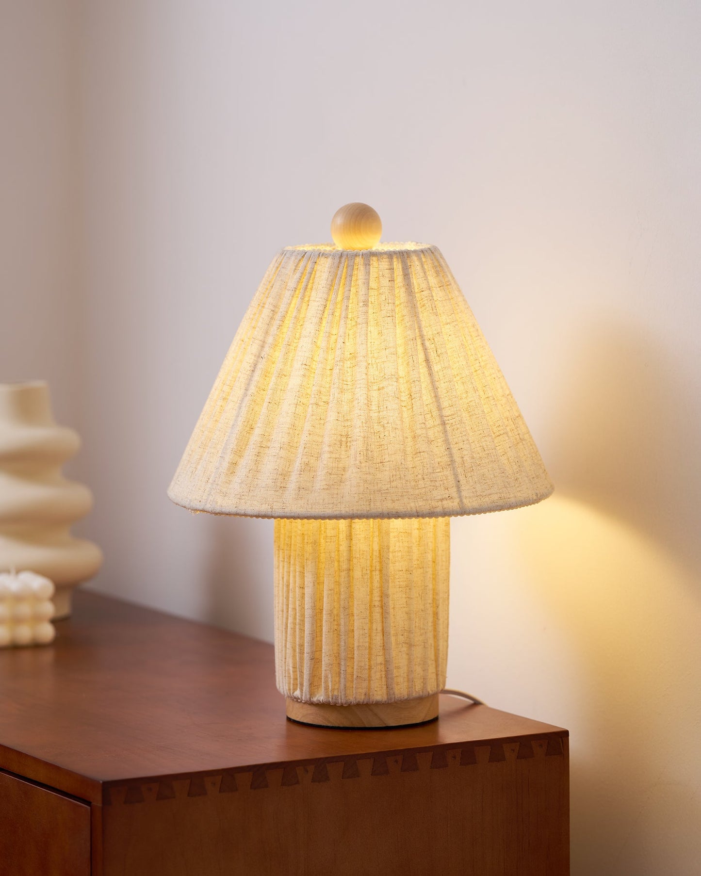 Élanora™ Pleated Linen Table Lamp