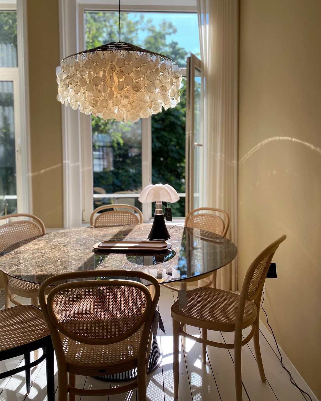 COQUILLE Tiered Shell Chandelier