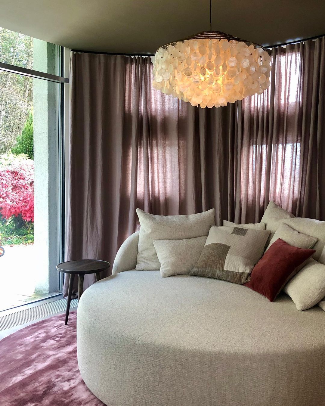 COQUILLE Tiered Shell Chandelier