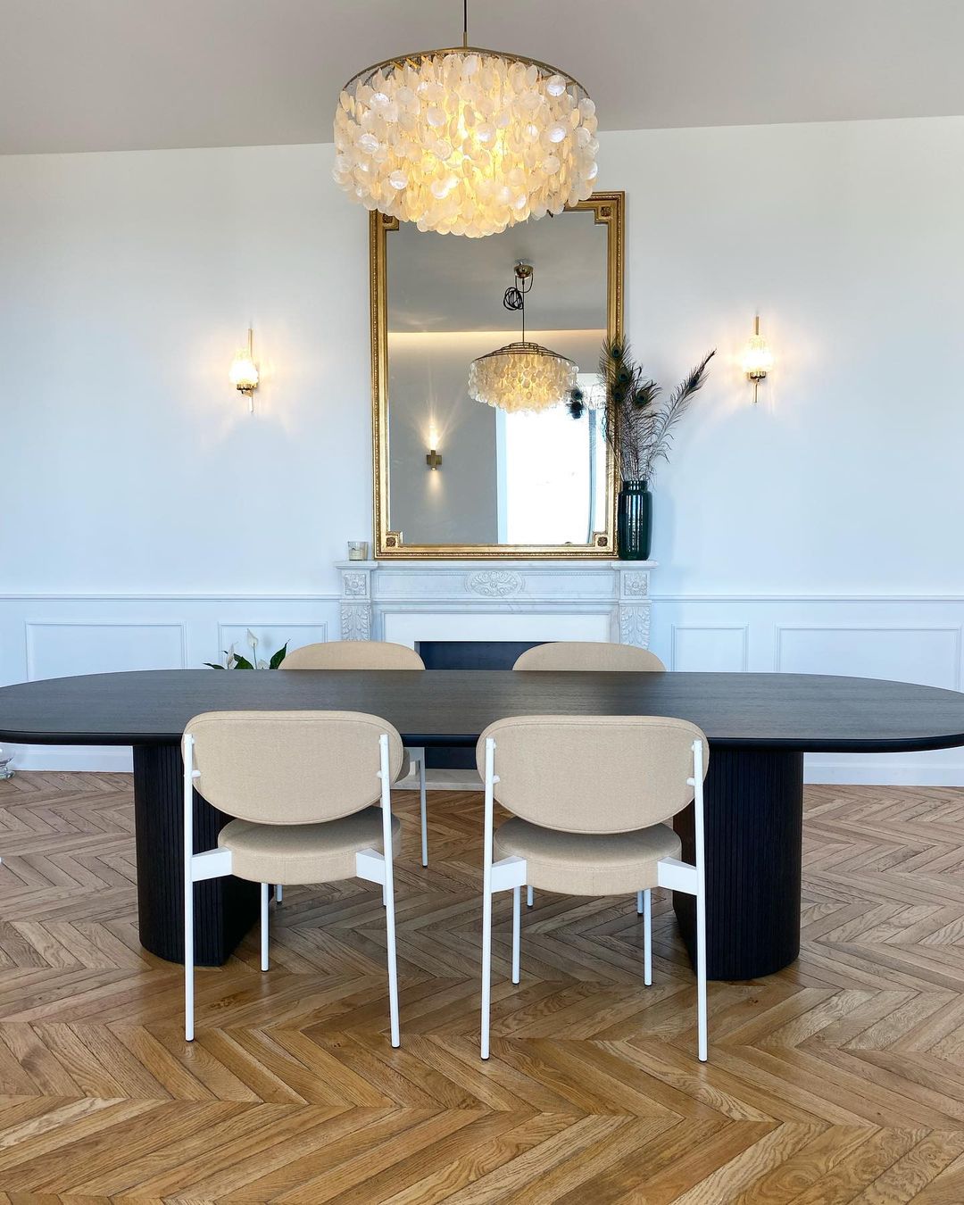 COQUILLE Tiered Shell Chandelier