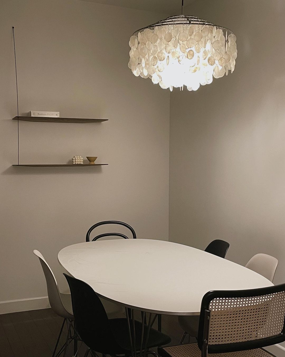 COQUILLE Tiered Shell Chandelier