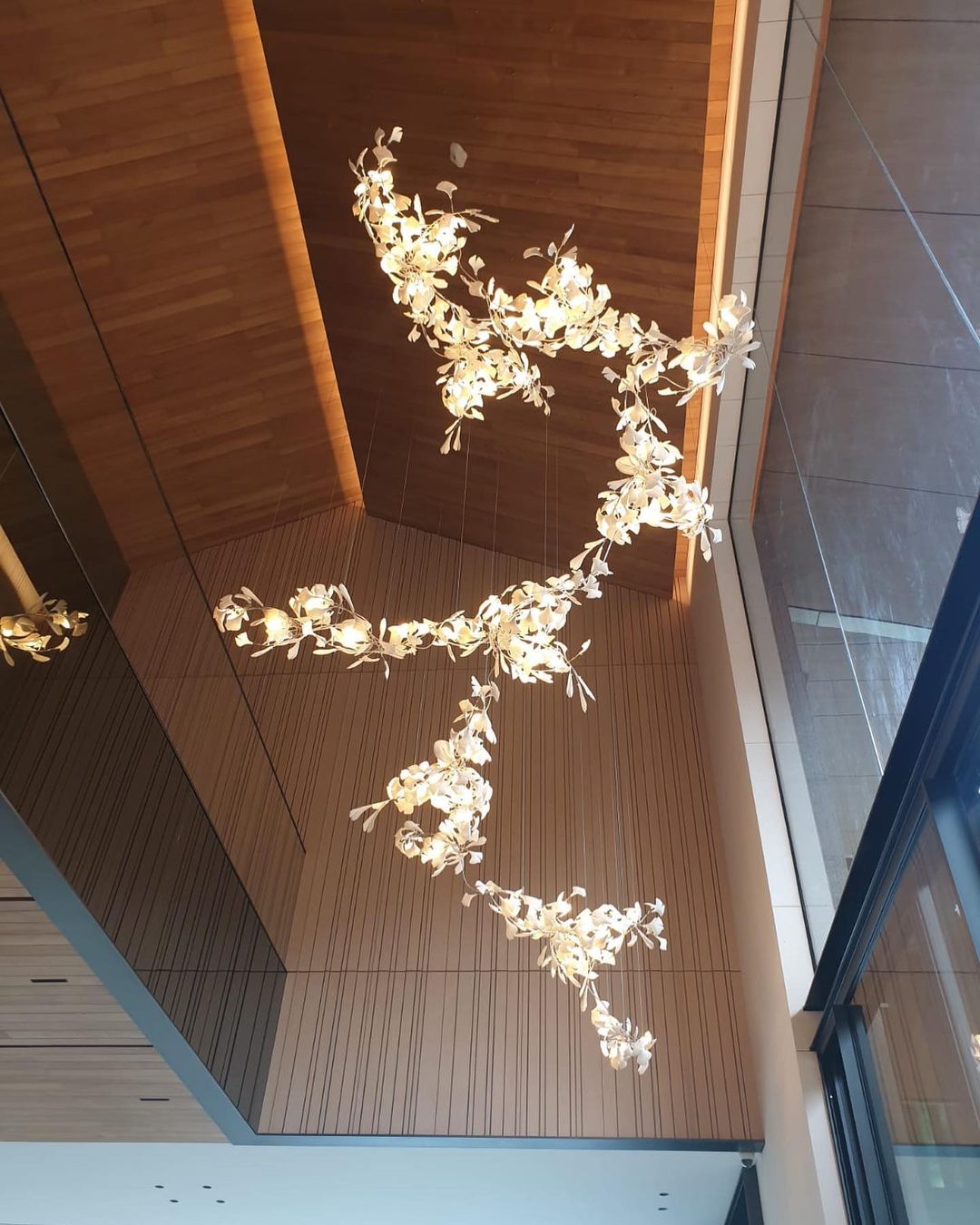 KYOMI Porcelain Ginkgo Leaf Cluster Chandelier