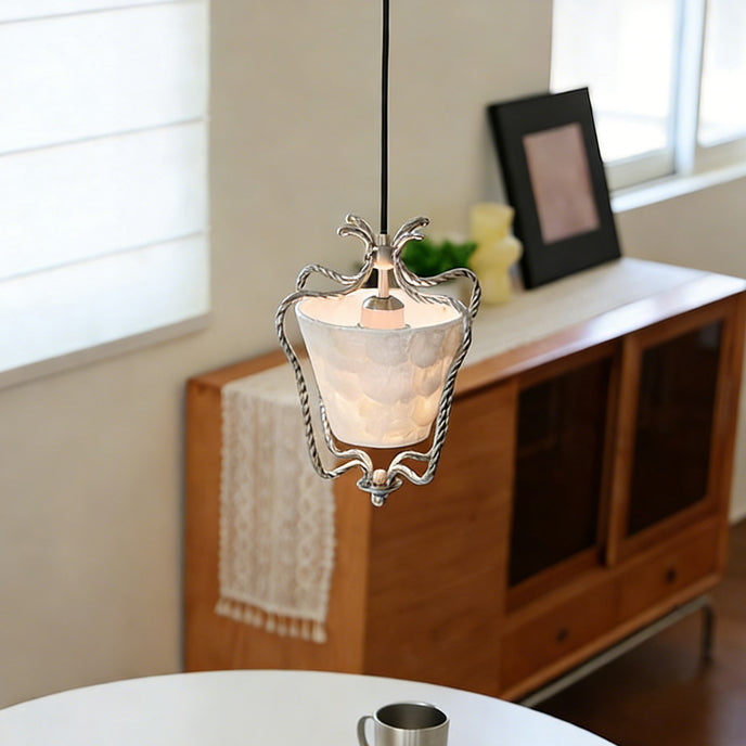 OSTRELLA Natural Shell Pendant Light