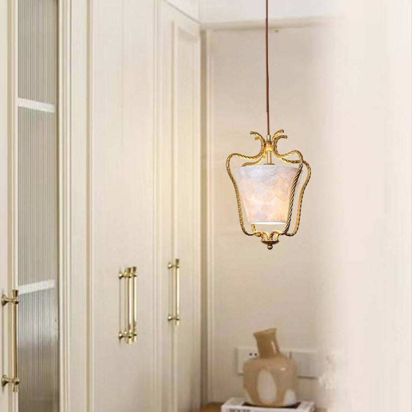 OSTRELLA Natural Shell Pendant Light