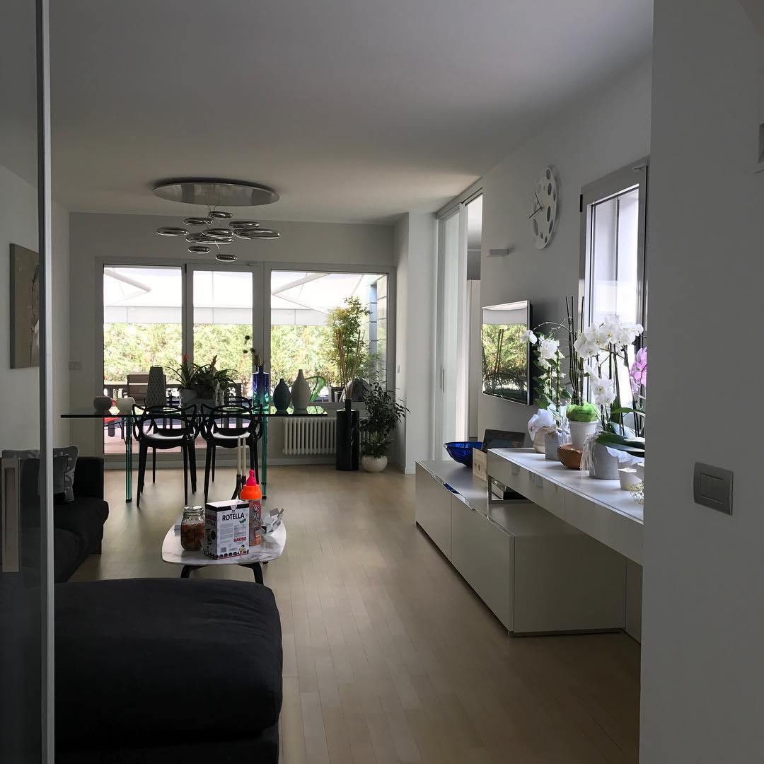 NIMBUS Floating Pebble Ceiling Light