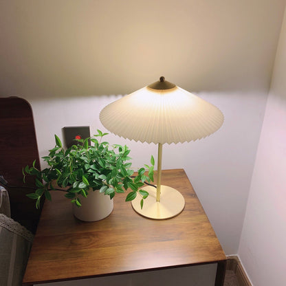 Luxury Pleated White Gold Table Lamp