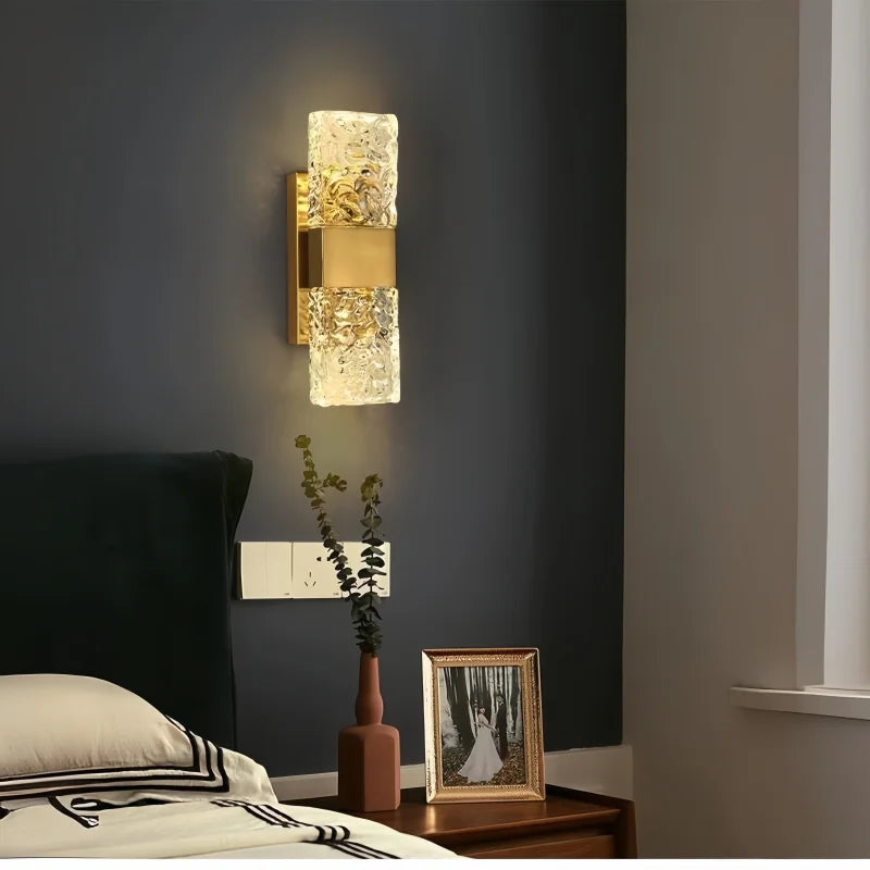 Vega Wall Lamp