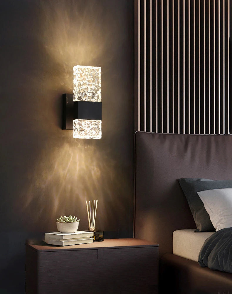Vega Wall Lamp