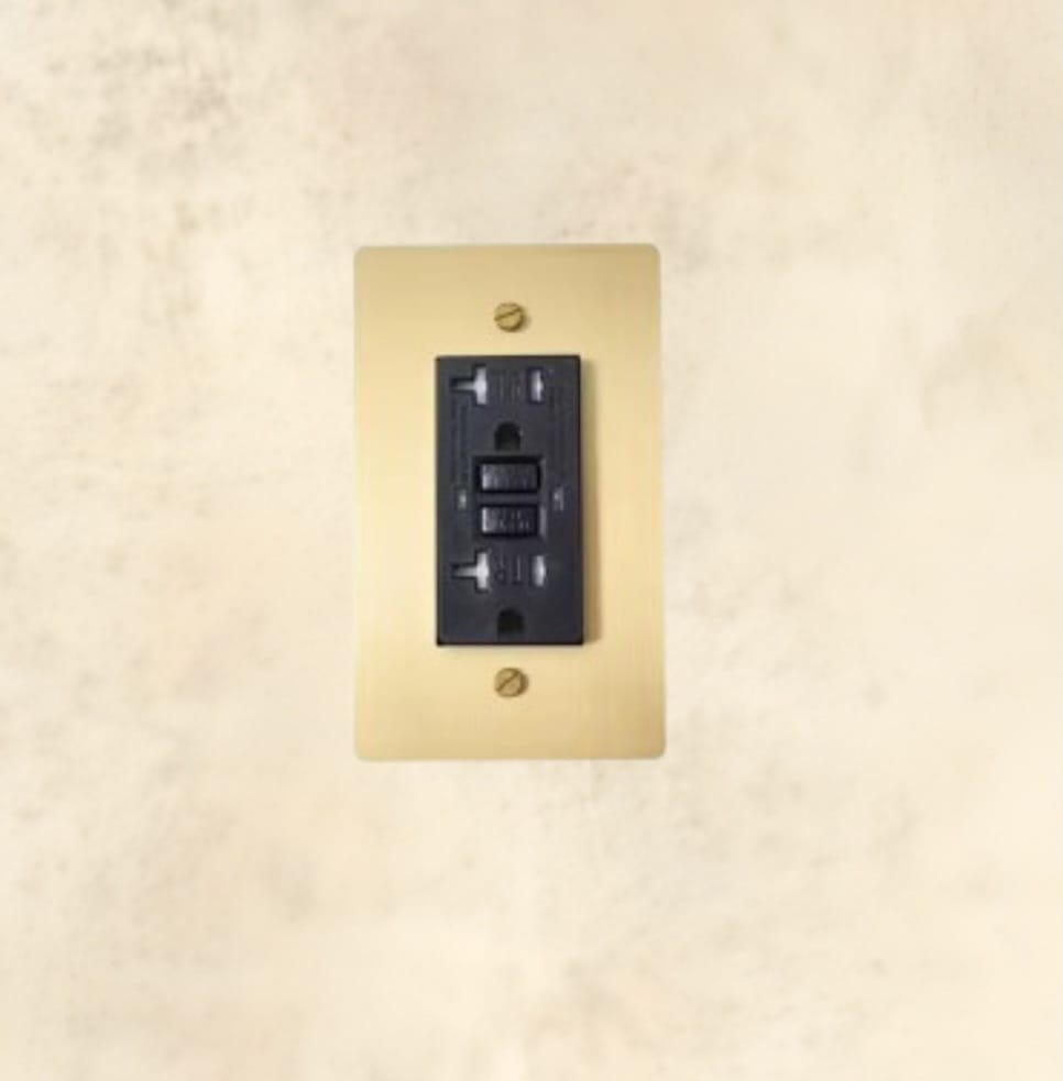 The Brass Outlet ( 1-gang)