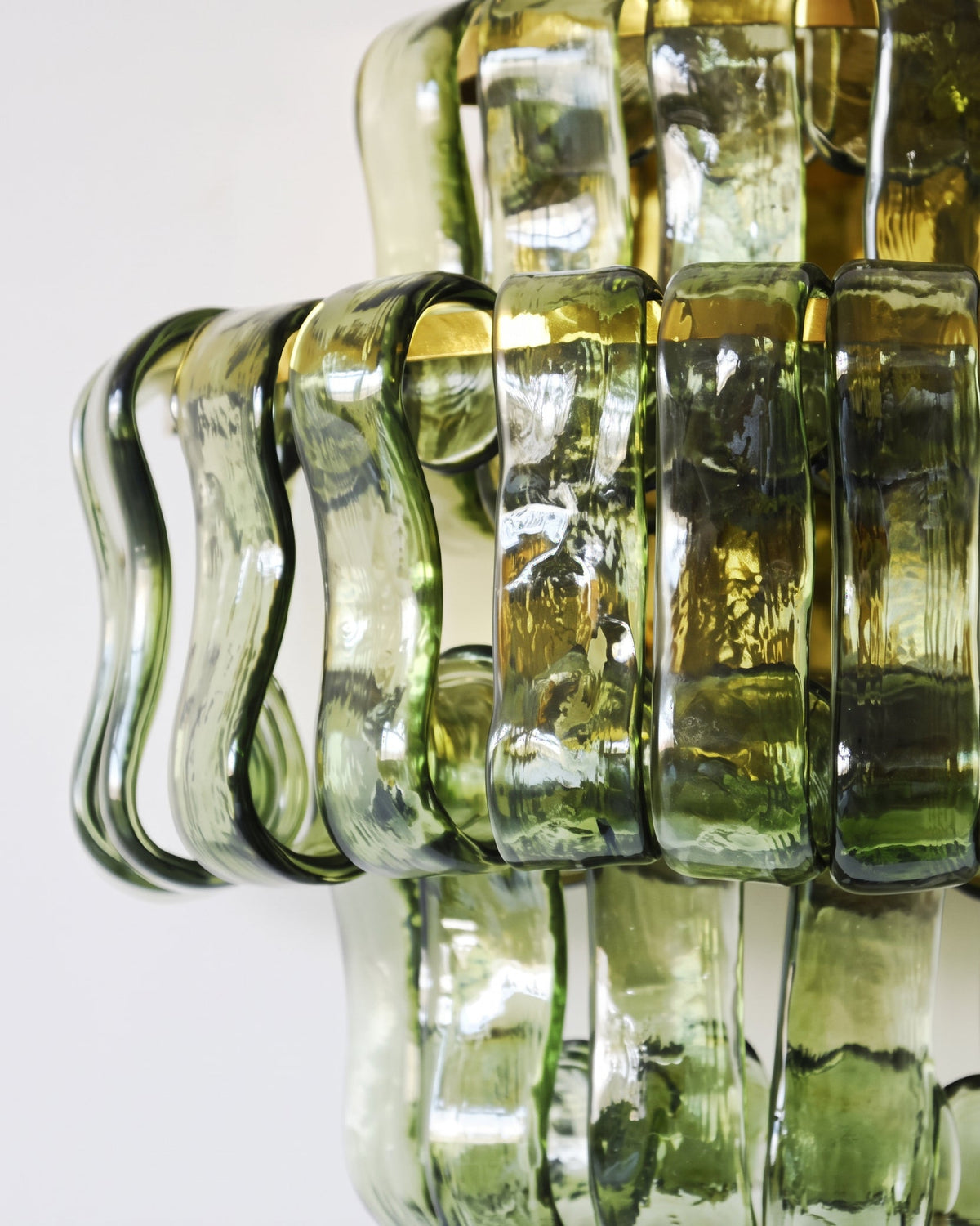 MUSCHIO Rippled Glass Wall Sconce
